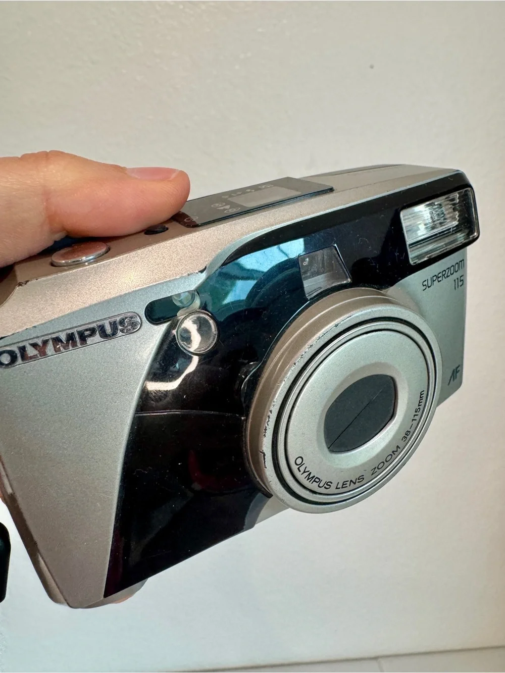Olympus Superzoom 115 35mm Film Camera Point and Shoot AF Zoom 38-115mm Lens